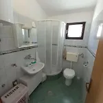 Grzelj-skledar Apartment *