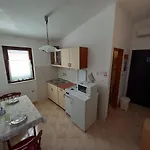 Grzelj-skledar Apartment *