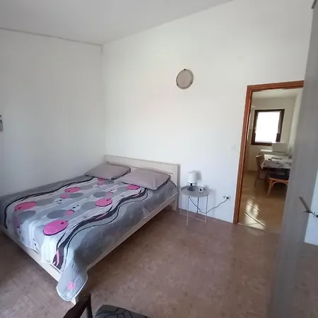 Grzelj-skledar Pag Town