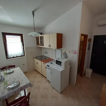 Grzelj-skledar Apartment *